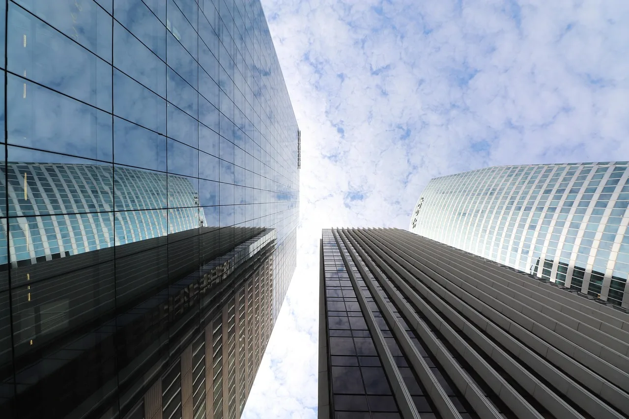 skyscraper, office buildings, defence, modern, city, building, facade, glass, real estate, nature, sky, high, reflection, paris, france. Choosing commercial leasing advisers: what to settle yourself before the first call