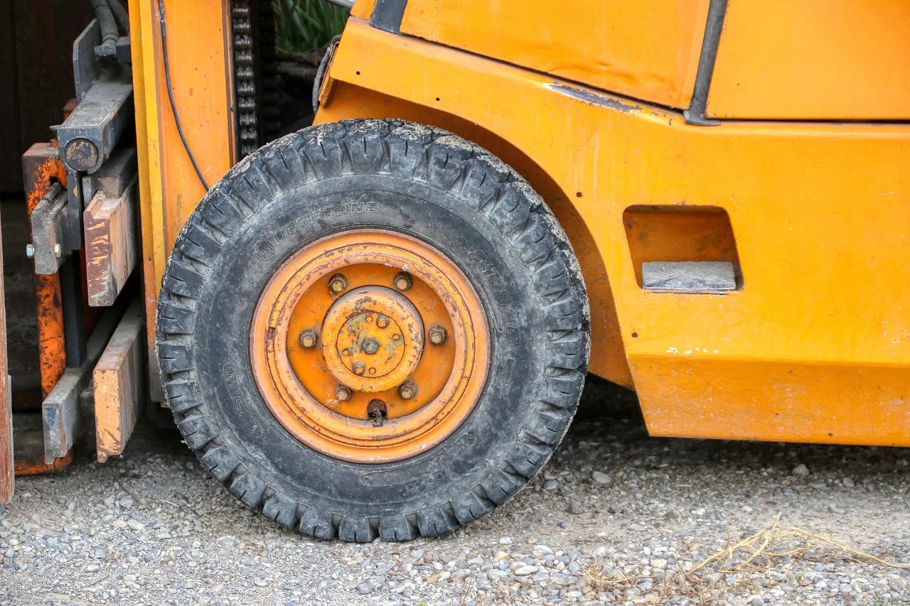 wheel, stacker, forklift, vehicle, warehouse, pallets, work, logistics, tire, forklift, forklift, forklift, forklift, forklift. What to check in industrial space before you lease: clear height, docks, yard, and services