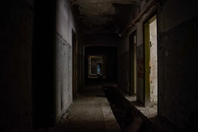 decay, urbex, abandoned, dirty, spooky, interior, urban, old, ruined, exploration, forgotten, garbage, vintage, lostplace, grunge, industrial, destruction, ruin, building, factory, disaster, messy, warehouse, broken, trash. Industrial space mistakes after signing: which can be fixed